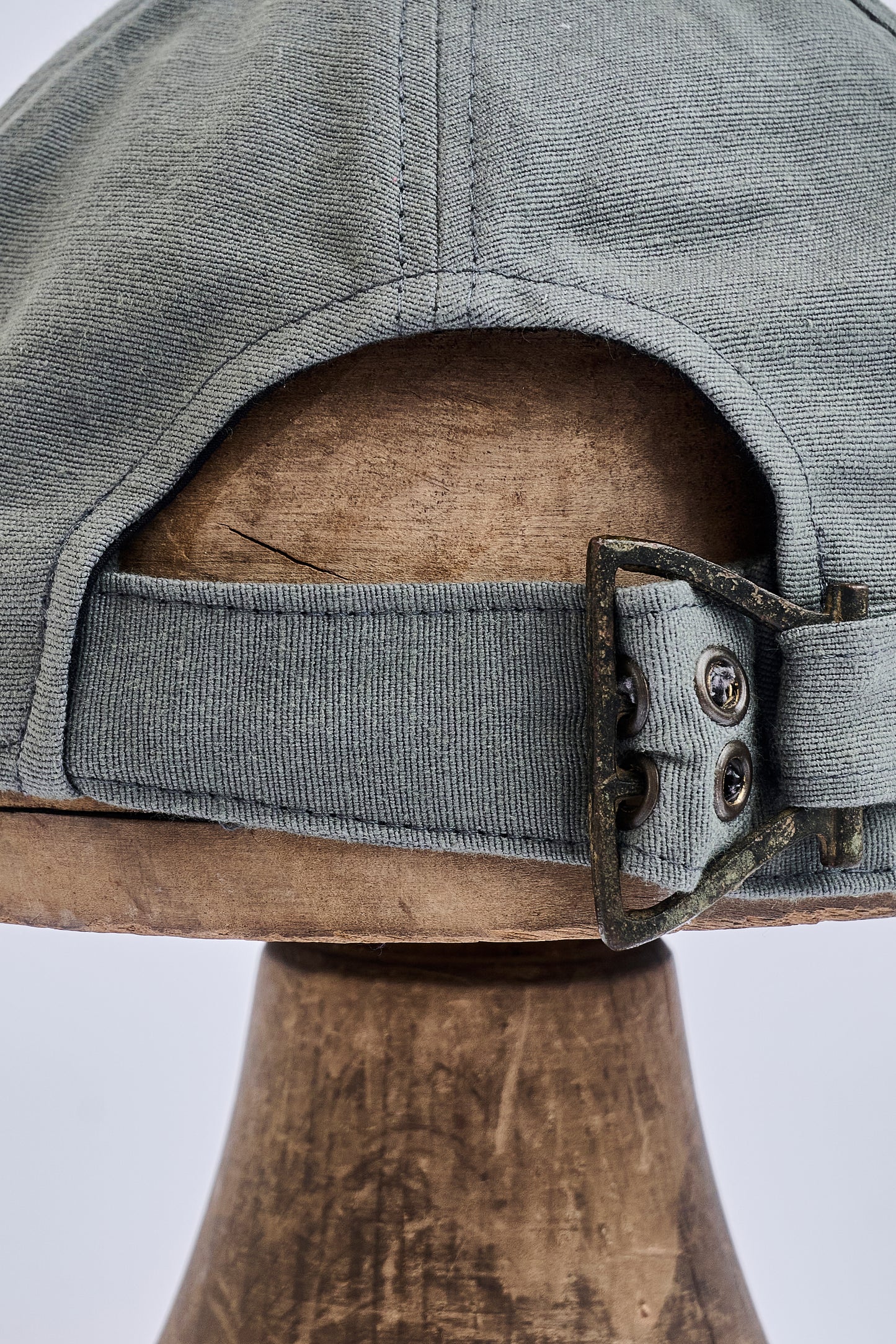 Cap IV- Grey